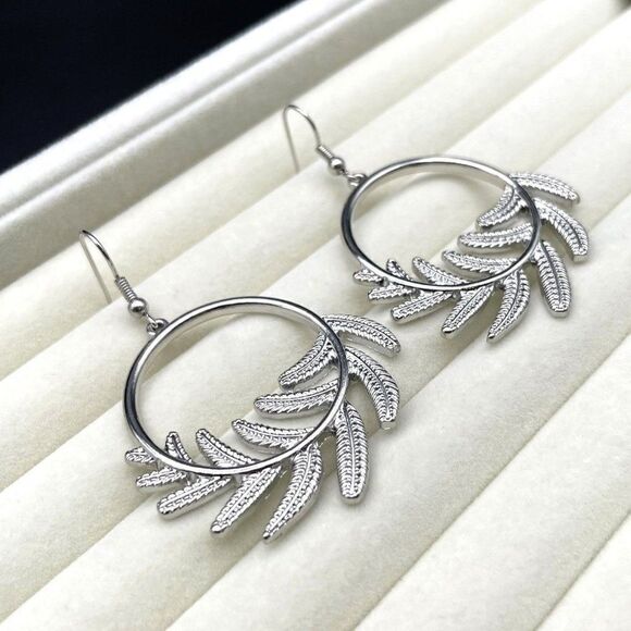 Silver Round Circular Open Hoop Fern Leaf Dangling Drop Hook Earrings - Picture 4 of 8